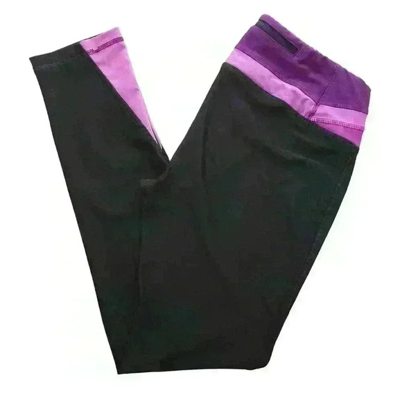 Reebok Pants - Reebok women's rbx cropped black leggings with purple waistband size medium